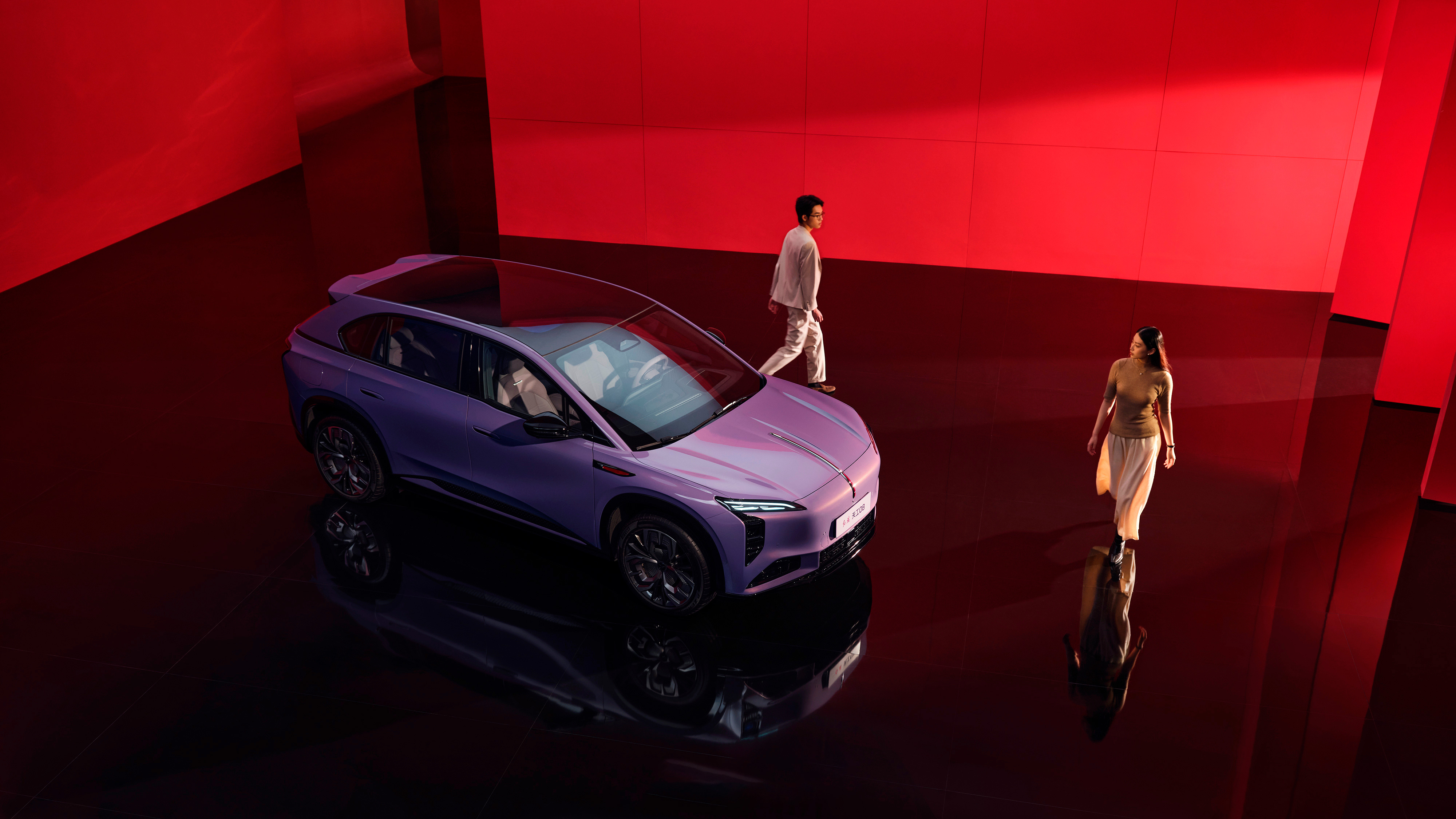 Электромобили Hongqi Tiangong 08 из Китая